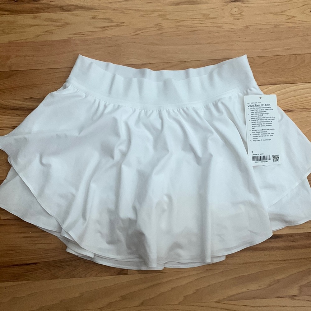 NWT lululemon court rival highrise skirt - white - size 8